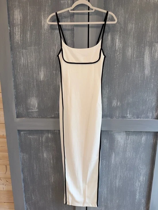 Selfie Leslie White & Black Contrast Midi Dress – Size XS (AU 6) – NWT - Picture 5 of 9